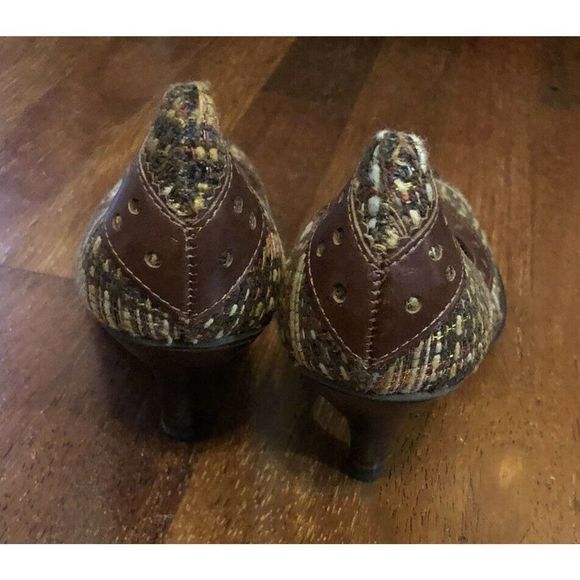 Women’s Vince Camuto Fabric Tweed Brown Tweed/Leather Kitten Heels Casual 6.5M - Picture 4 of 9